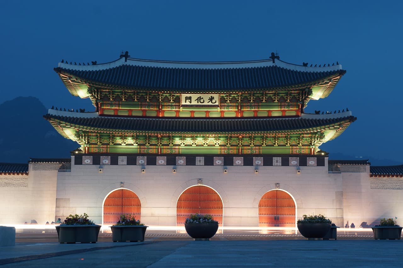 Gwanghwamun, the main gate of Gyeongbokgung Palace in Seoul