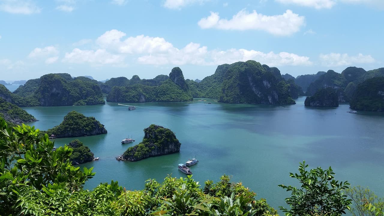 Limestone islands in Ha Long Bay
